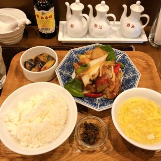 鶏肉と彩り野菜の甘辛炒め定食(杏仁荘 )
