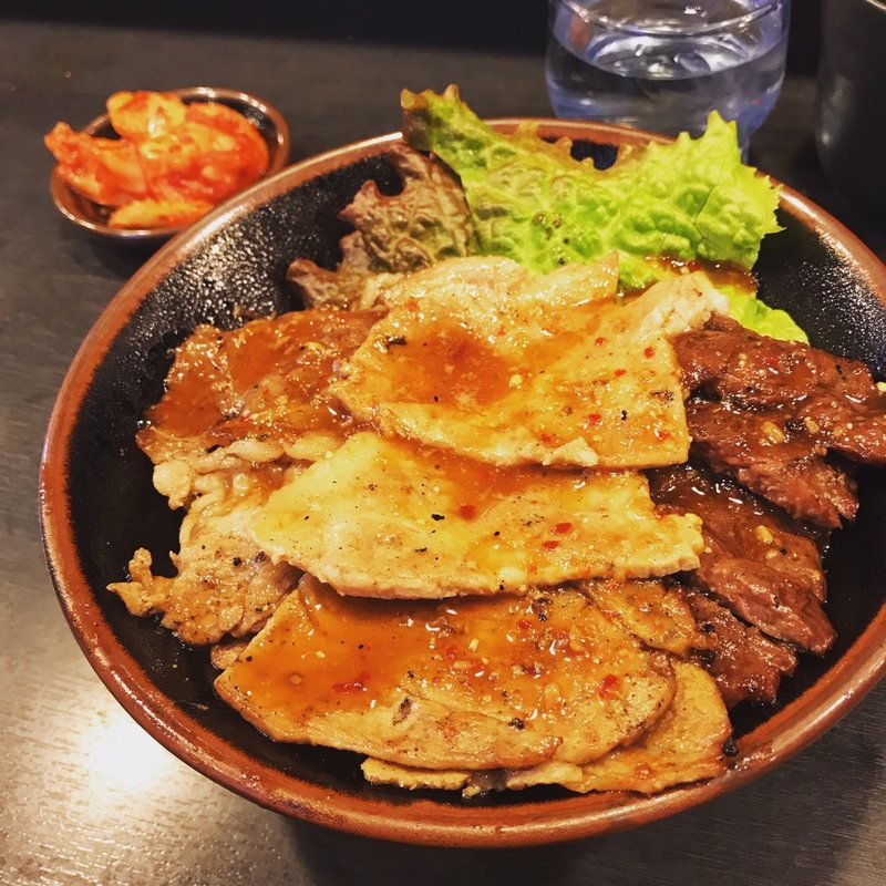スペシャル丼(焼肉丼　たどん 秋葉原店)