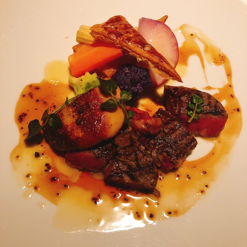 黒毛和牛フィレ肉とフォアグラのポワレ 黒トリュフのソース(ラ テール / LA TERRE)