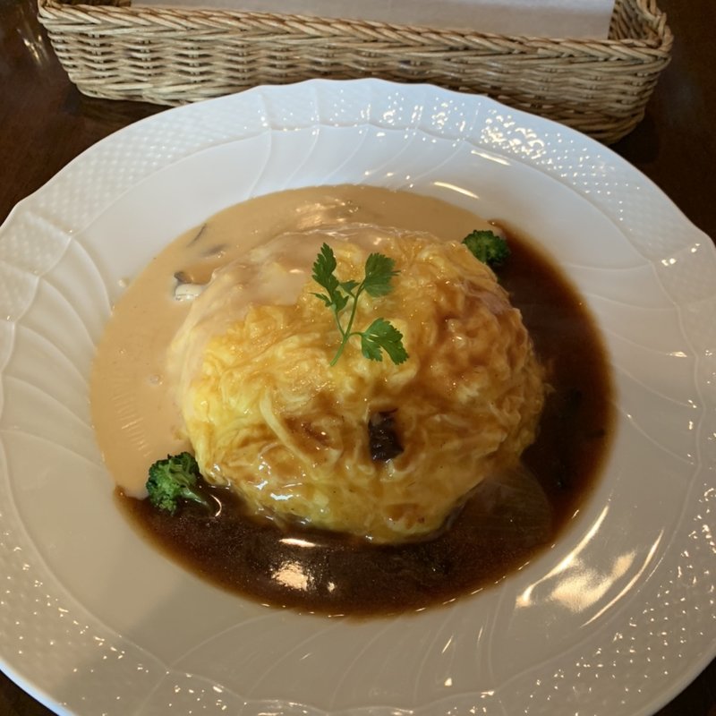 ゴルゴンゾーラチーズソースのオムライス(ムグニ （MUGUNI）)