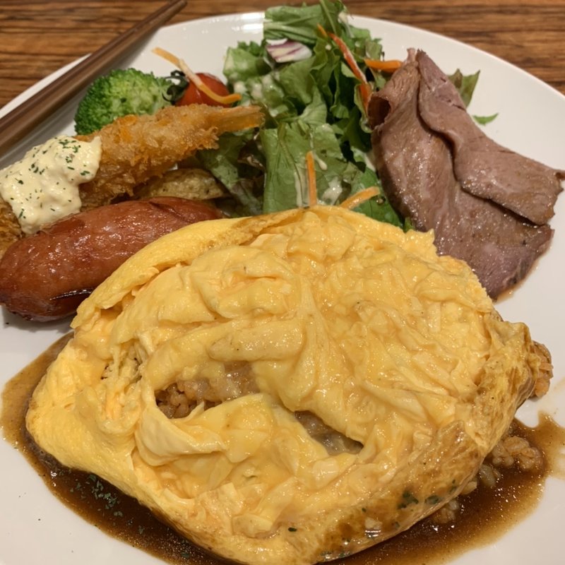 オムライス・チーズフォンデュ(ビストロバル 羊の家 あべの店)