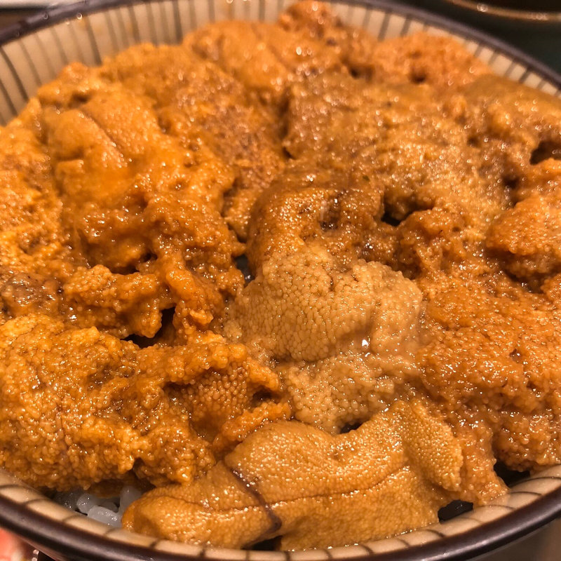 うにたっぷり丼(ぺりーのいくら丼)