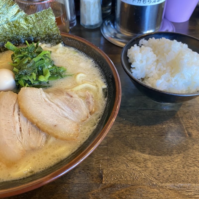 MAXラーメン(横浜家系ラーメン 金山家 本店)