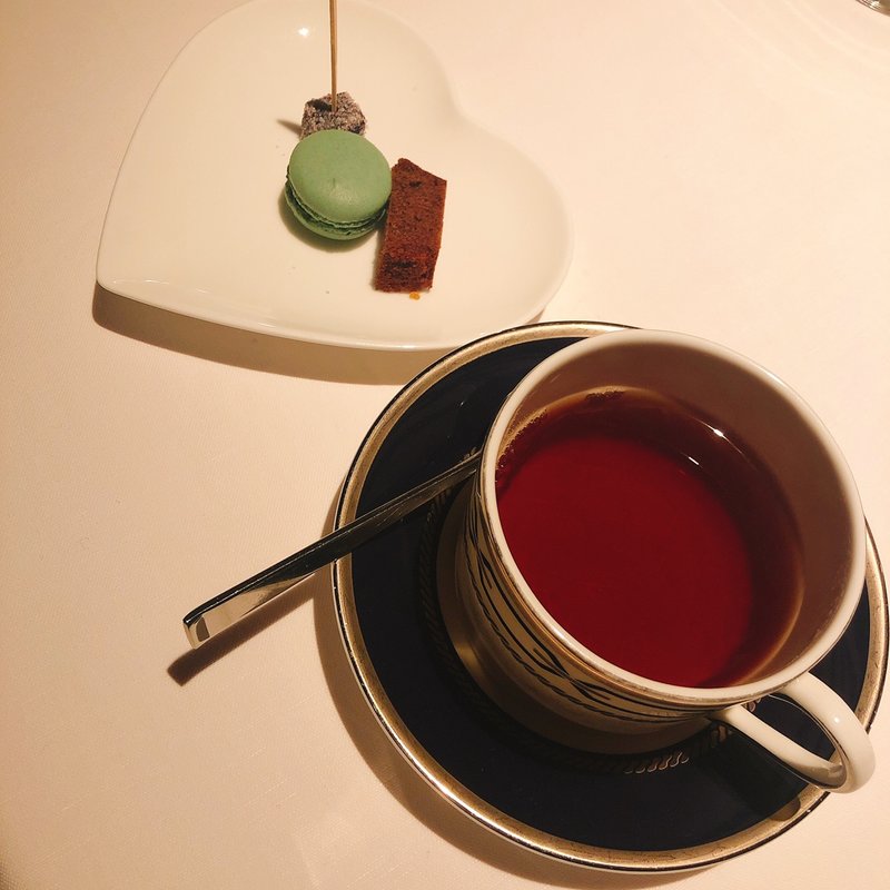 プティフール(ラ テール / LA TERRE)