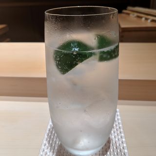 すだちサワー(鮨はしもと)