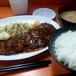 ハンバーグ&クリームコロッケ定食(キッチンストック)
