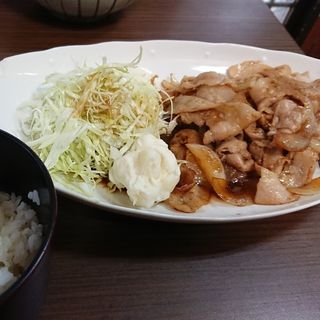 豚生姜焼き定食(焼鳥＆鶏料理 たまや 元町店)