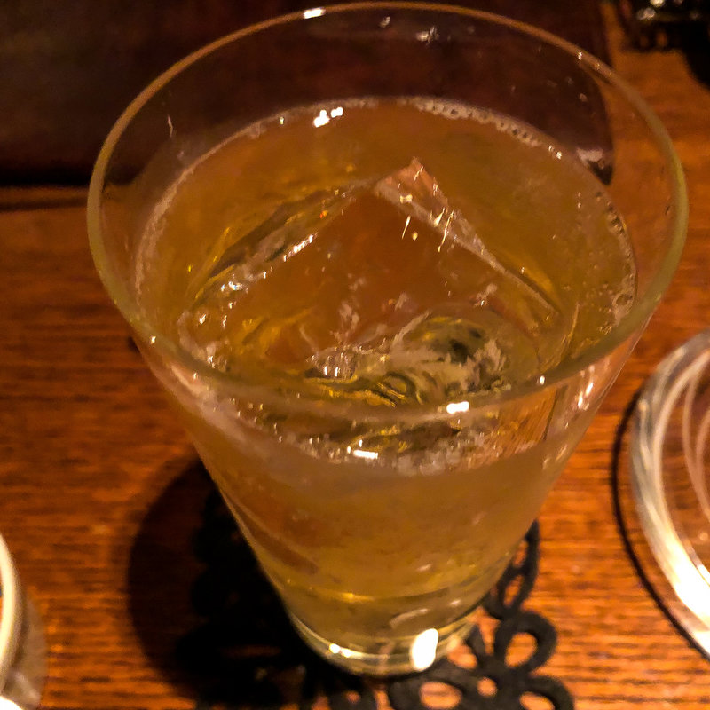 ソーダ割り(BOURBON ＆ COCKTAIL LIME STONE WATER)
