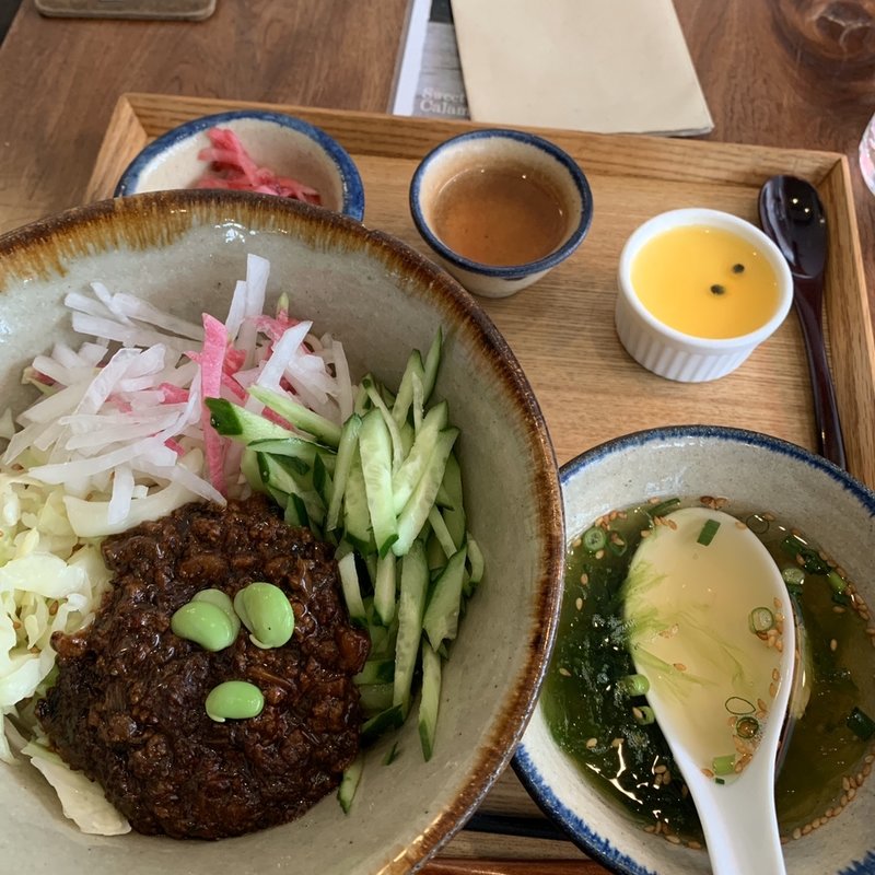 ジャージャンすば(辺銀食堂 （ペンギンショクドウ）)