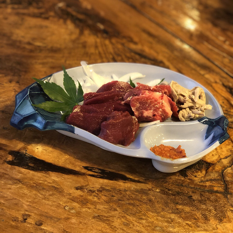 馬刺し盛り合わせ(桜鍋 吉し多 （よした）)