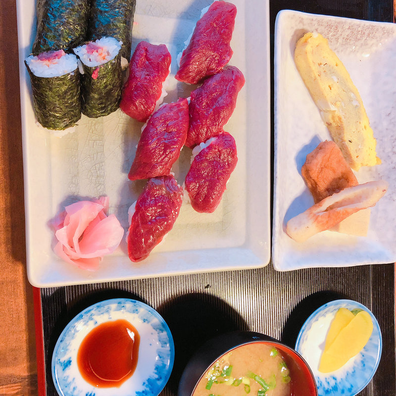 馬の肉寿司(桜鍋 吉し多 （よした）)