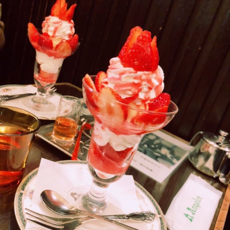 いちごパフェ(アンヂェラス)