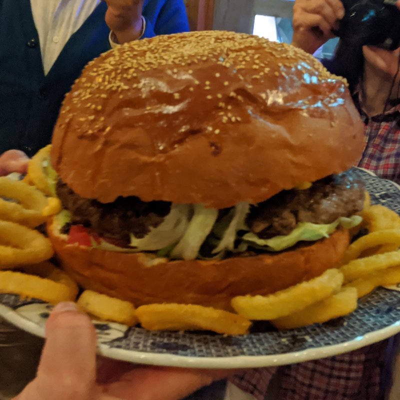 マッケンチーズ・メガバーガー(マッケンチーズカフェ)