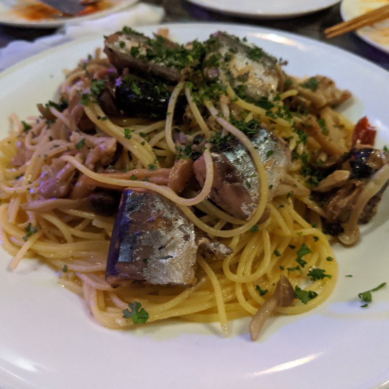 サンマとシメジのペペロンチーノ(マッケンチーズカフェ)