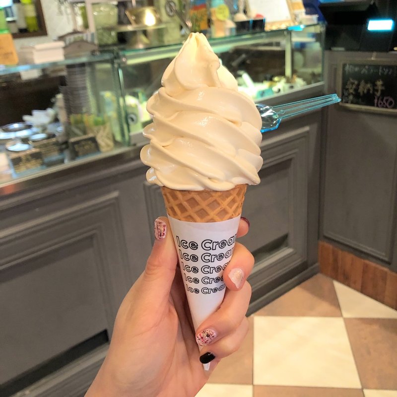 安納芋ジェラートソフト(ジェラテリアアクオリーナ （GELATERIA ACQUOLINA）)