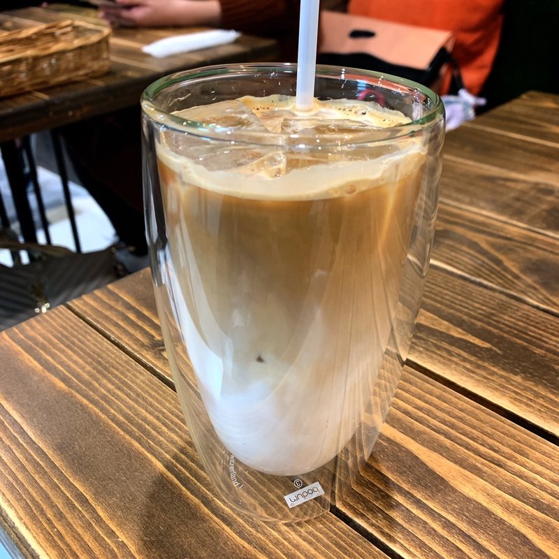 アイスカフェラテ(Hapje ハピェ)