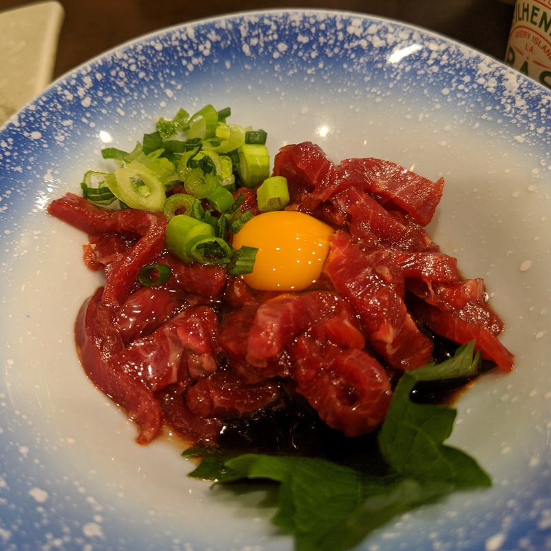 ユッケ(酒と料理 戸塚駅横研究所)