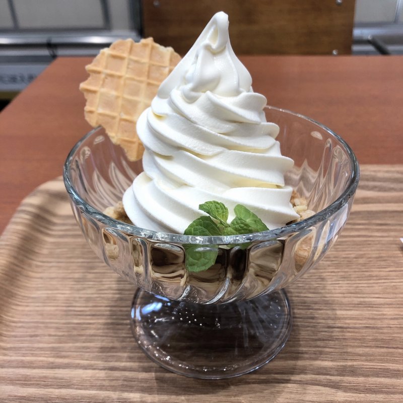 北海道ソフトクリーム(マルゼンカフェ池袋)