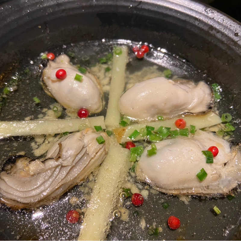 牡蠣のアヒージョ(個室居酒屋くいもの屋わん 大橋西口店)