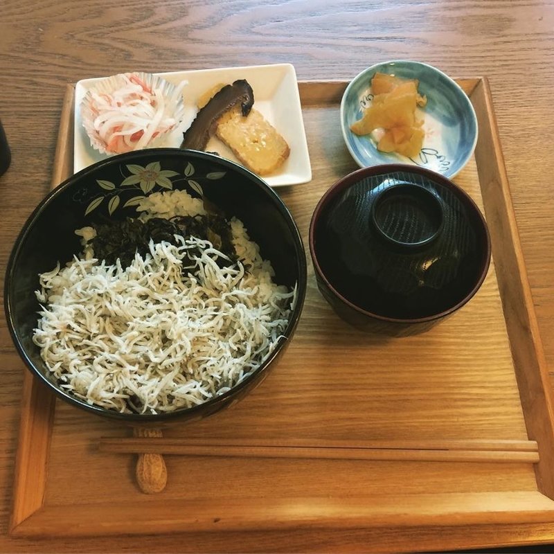 釜上げしらす丼(旬菜旬魚 さくら)