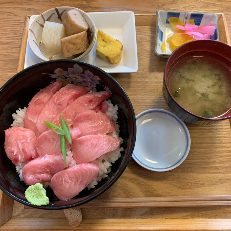 本鮪の極上脳天丼(旬菜旬魚 さくら)