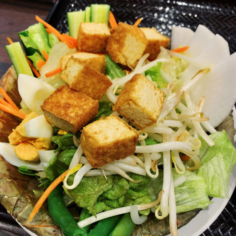 ガドガドサラダランチセット(新大久保アジア屋台村)