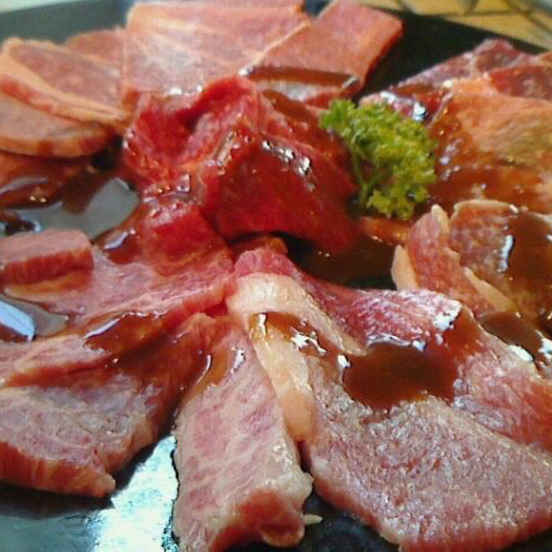 松阪肉セット(一升びん ラシック店 )