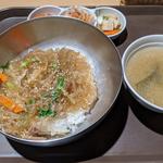 チャプチェ丼(五六島)