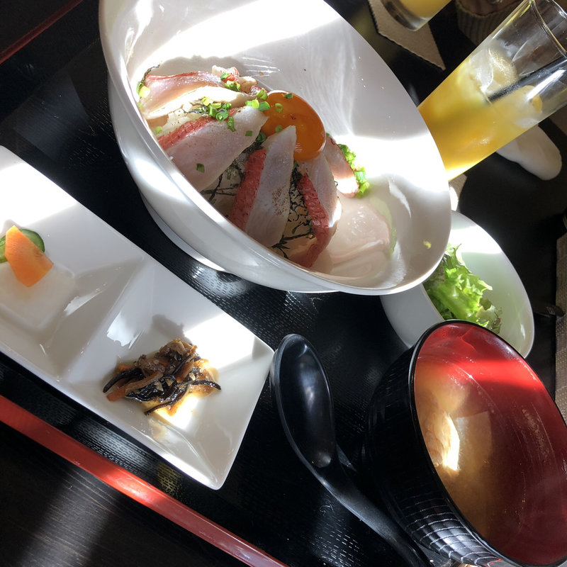 金目鯛炙り丼(美飾酒処 文)