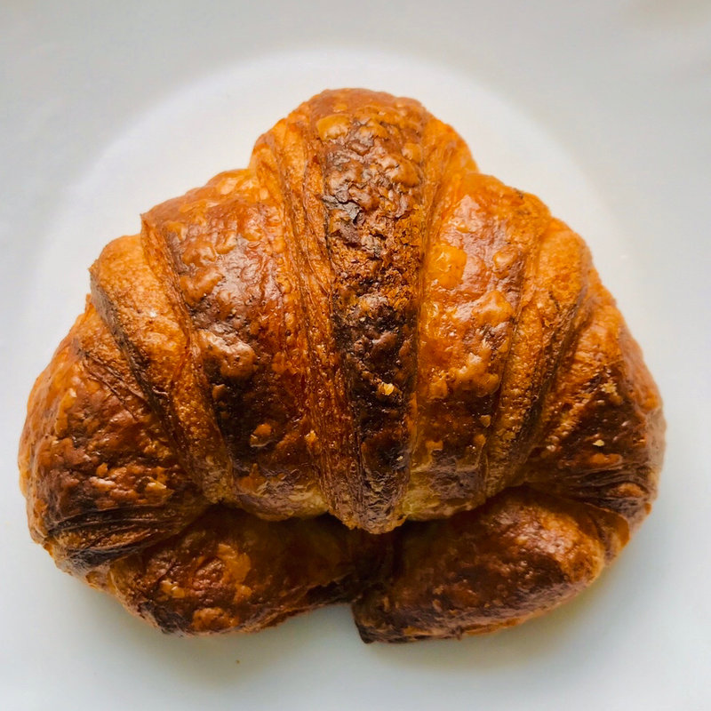 北海道発酵バターの全粒粉クロワッサン(コンセントマーケット)