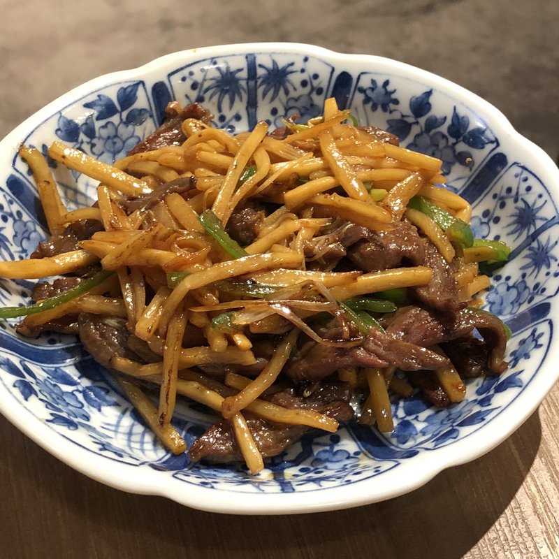 青椒肉絲(小皿中華 桃天 LINKS UMEDA店)