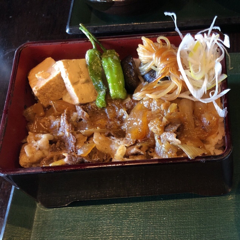 厳選　和牛のすき焼き重御膳(美食 米門 横浜店)