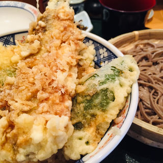 秋刀魚天丼(海鮮本舗 )