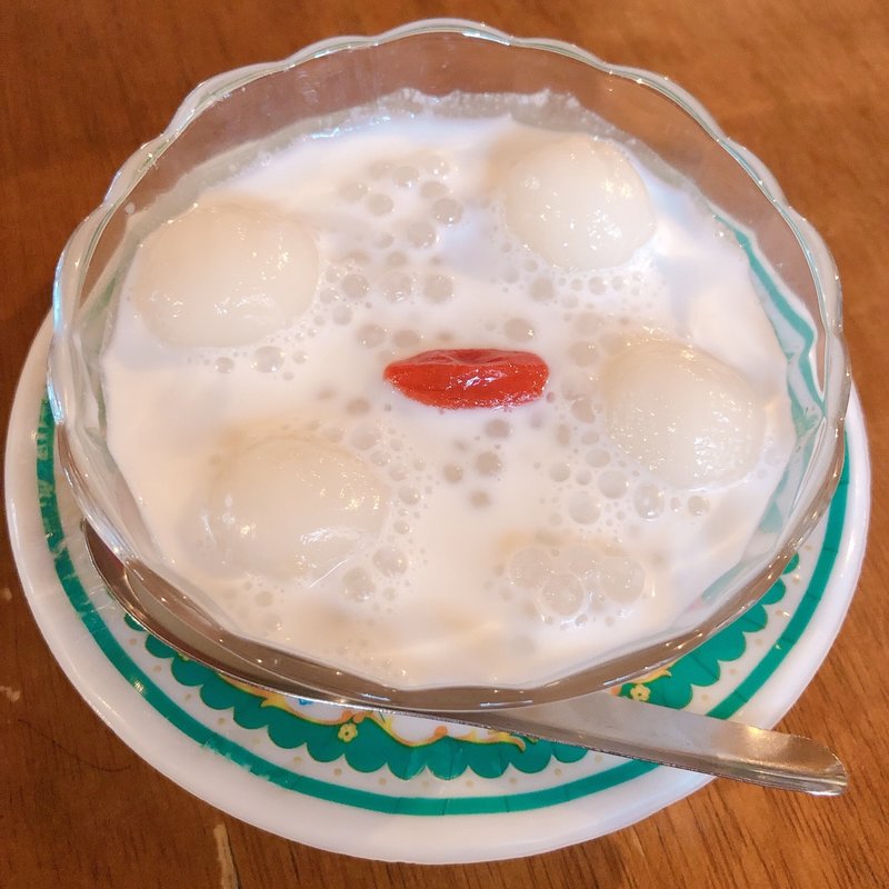 ベトナム満喫コース（白玉とタピオカのココナッツミルク）(アンゴン)