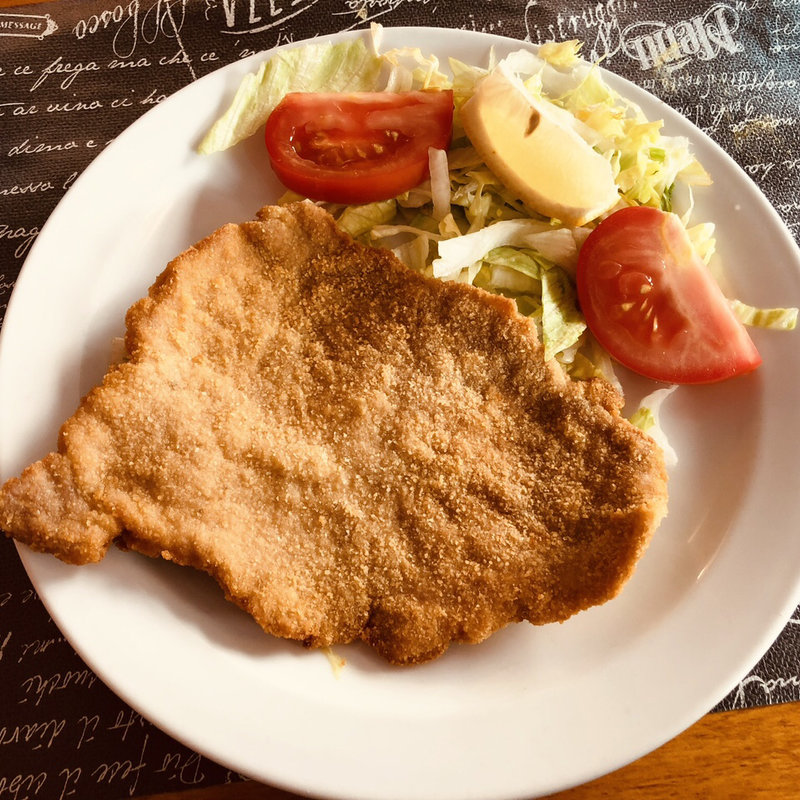 ミラノ風カツレツ(ミラノのレストラン)