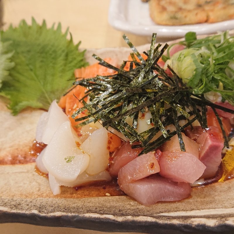 海鮮ユッケ(満まる)