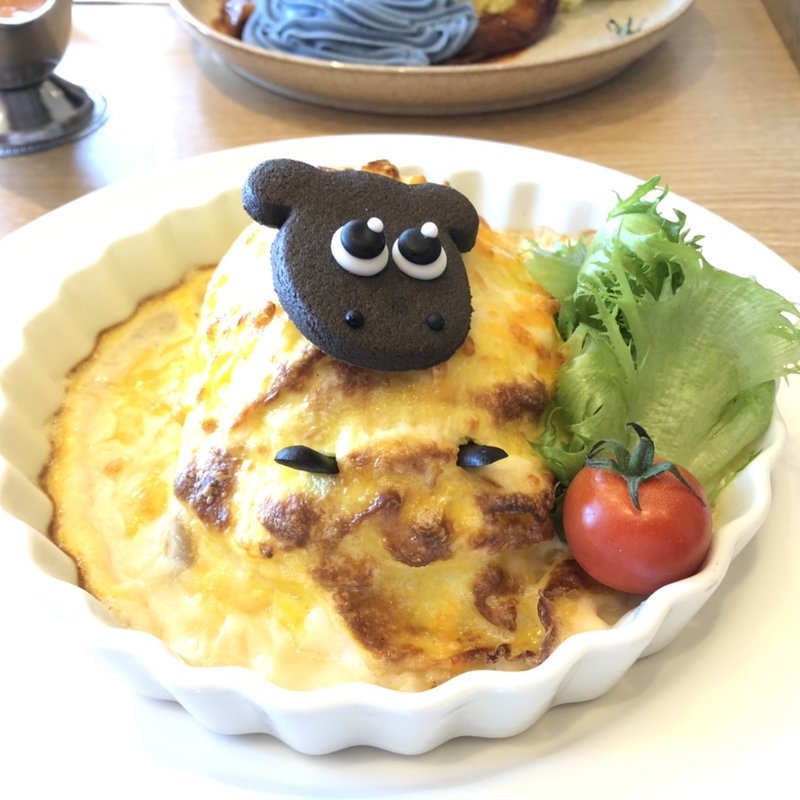シャーリーのグラタンオムライス(ひつじのショーンビレッジショップ&カフェ)
