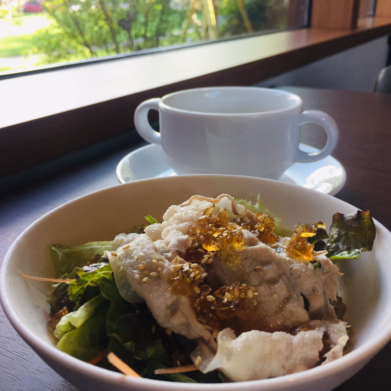 ぽん酢ジュレの冷しゃぶサラダ(ゲシュマック)