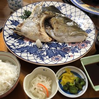 焼き魚定食(カンパチカマ)(磯一 )