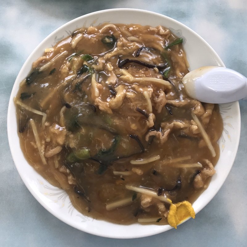 肉細切り焼きそば（醤油）ハーフ(龍鳳)
