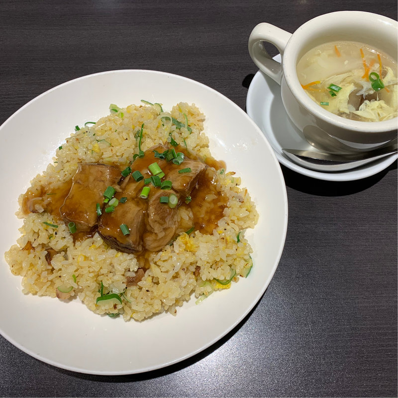 角煮ゴロゴロ炒飯(ハーフ)(鉄鍋餃子房　喜龍 )