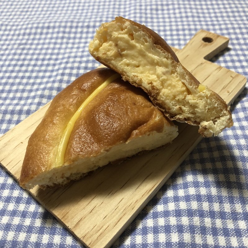 超特撰クリームパン(イスズベーカリー 元町店)