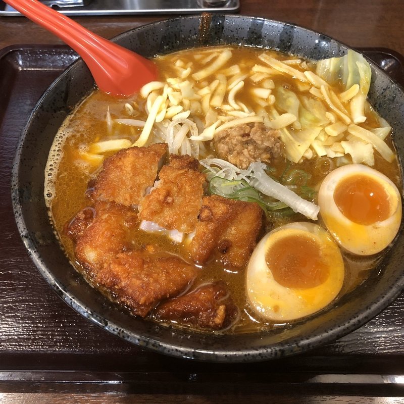 カレーラーメン＋パリパリチキン＋チーズ＋煮たまご(カレーハウスCoCo壱番屋 鶴見緑店)