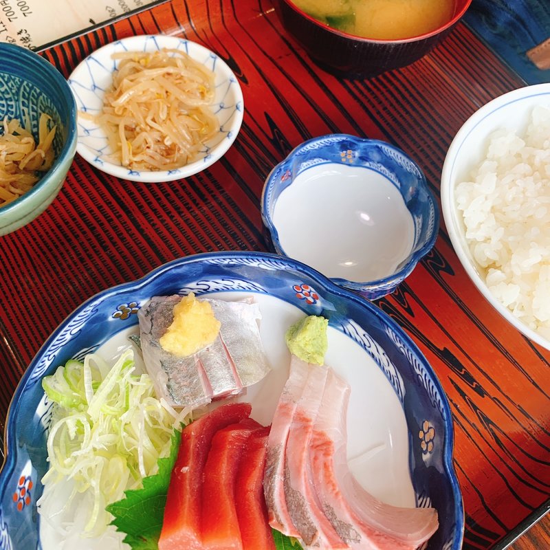 刺身盛り合わせ(味処いちむら （いちむら）)