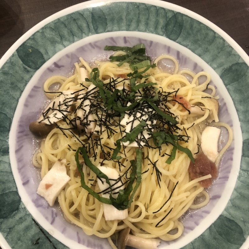 梅肉ときのこのオイルパスタ 大葉風味(鎌倉パスタ イオンモール神戸北店)