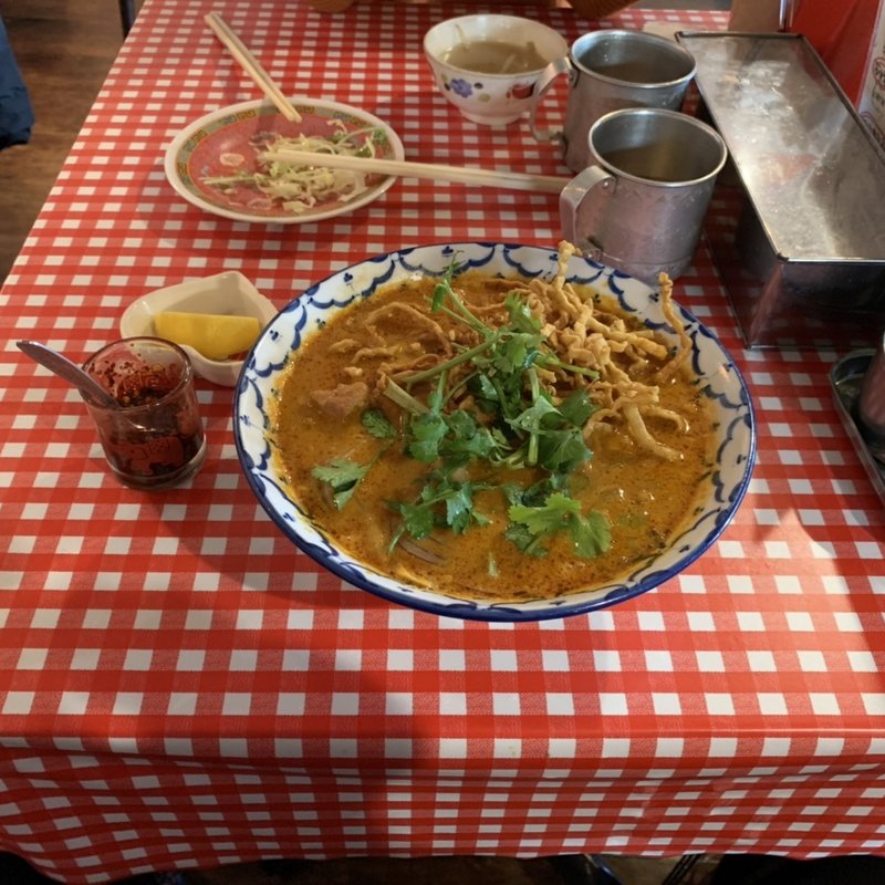 カオソーイ(路地裏のタイ料理とお酒 バナナ食堂 立川店)