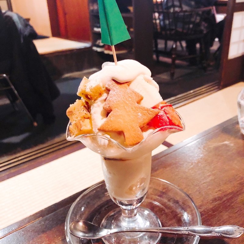 クリスマスパフェ(カナカナ)