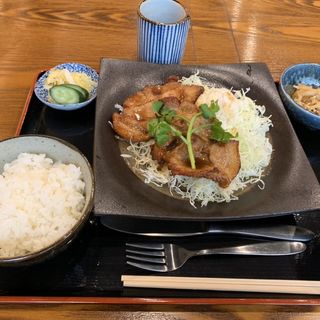 豚肉生姜焼き定食(多々良人形町店)