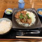 豚肉生姜焼き定食(多々良人形町店)