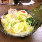 ラーメン(横浜らーめん 壱八家 スカイビル店 （よこはまらーめん いっぱちや）)